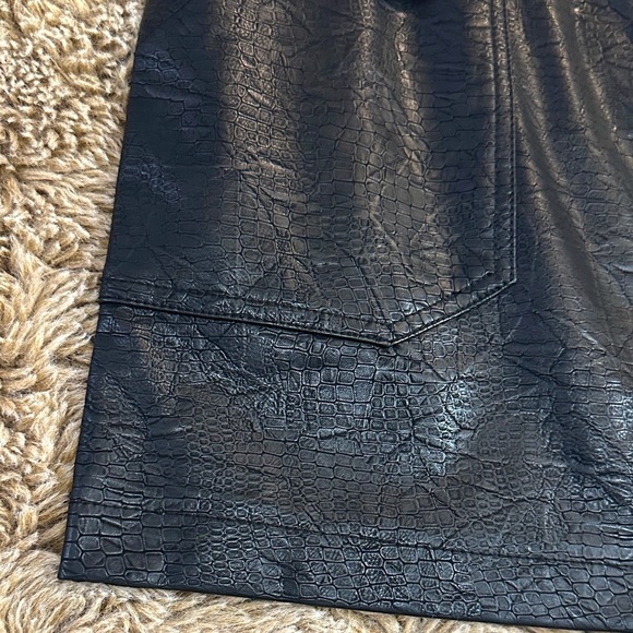 Shinestar Mini Skirt - Picture 5 of 8